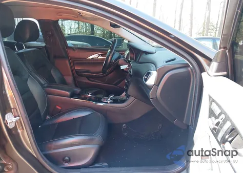 2018 Infiniti Qx30 Premium из США, поврежденный, VIN SJKCH5CR1JA055742